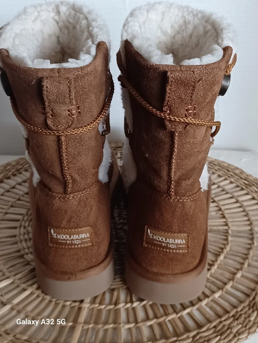 Koolaburra by UGG Women's Michon Short Chestnut Suede Faux Sherpa Boot.  Sz 9